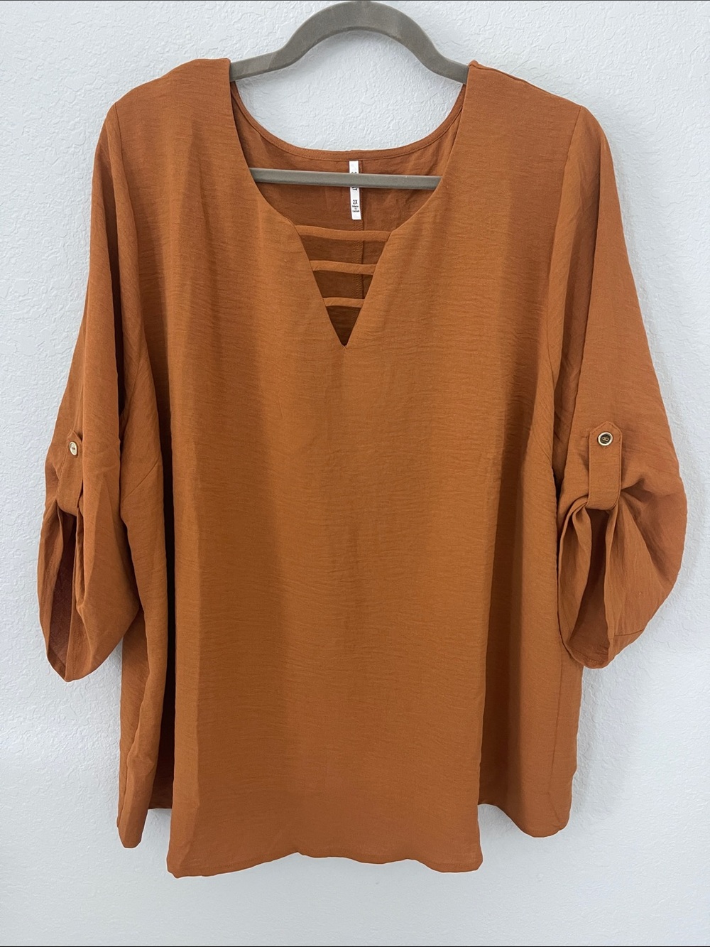 3rd & Malt Women’s 2X Rust Brown Roll Tab Sleeve Blouse Tunic Top